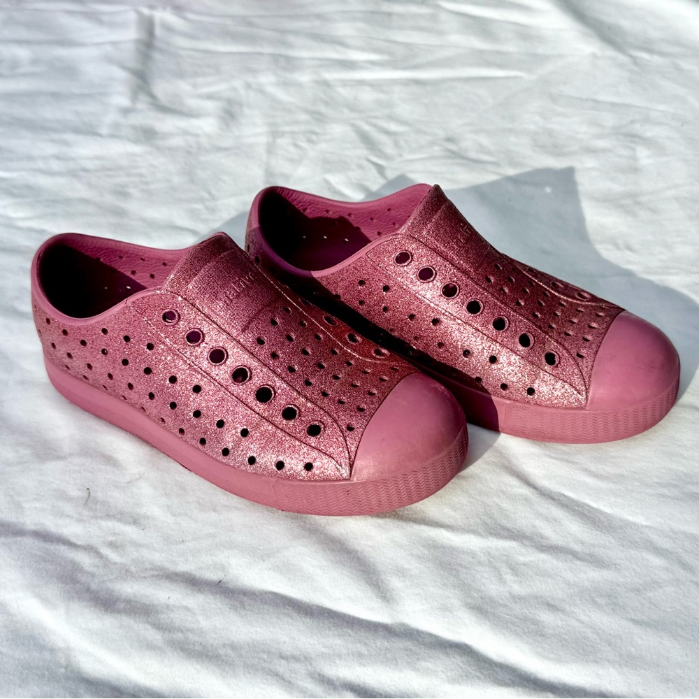 Girls’ Dark Pink Natives Jefferson Bling Glitter shoes size 12